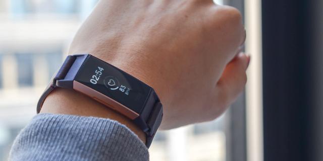 ȸ21|ԪُFitbit M(jn)һl(f)չt(y)I(lng)®a(chn)Ʒ